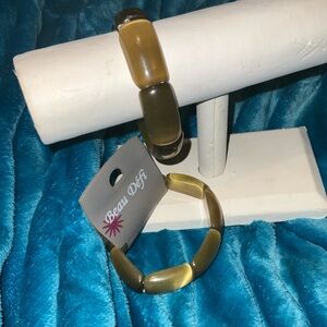 Vintage NW CARNELIAN Bangle Healing large natural stone Stretch Bracelet